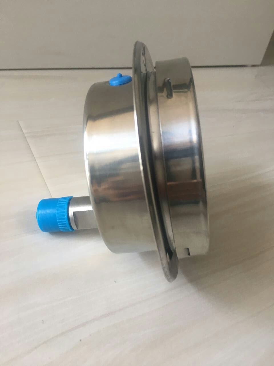 YTFN-053軸向安裝充油耐震壓力表